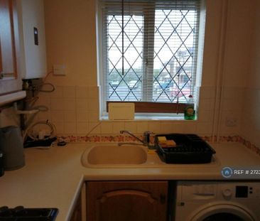 2 bedroom semi-detached house to rent - Photo 6