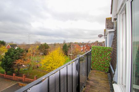 2 bedroom maisonette to rent - Photo 2