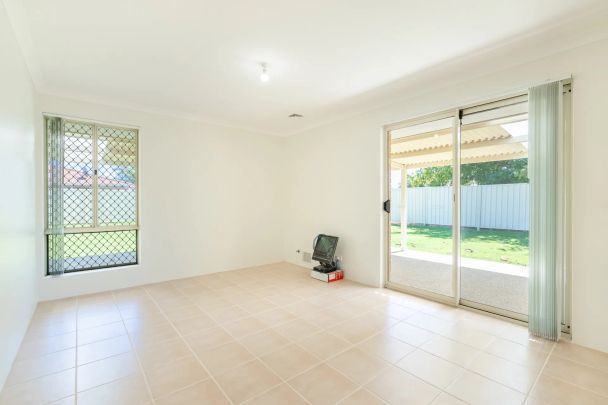 Spacious 4-bedroom home in prime warnbro location. - Photo 1