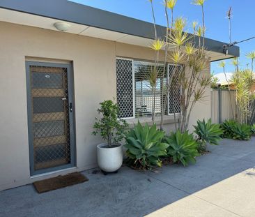 Family Home in Quiet Cul-de-sac - Photo 4