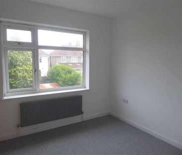 Wellington Avenue, Hounslow, TW3 - Photo 4