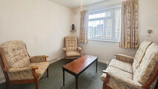 6 bedroom house to rent Cofton Road, Birmingham, B31 - Photo 1