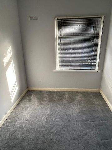 2 bedroom semi-detached house to rent - Photo 5