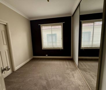 Three bedroom Home in Lithgow CBD - Photo 4
