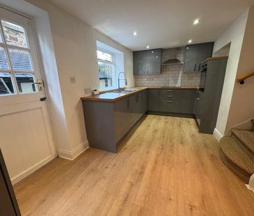 2 bedroom terraced house to rent - Photo 1