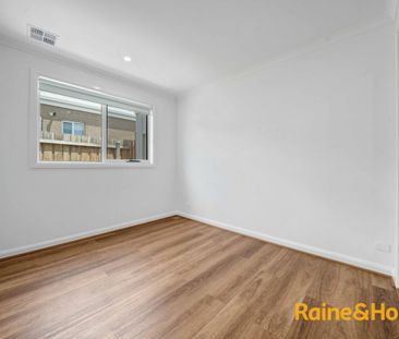 Stunning, Oversized 4-Bedroom Family Home in Peaceful Stonehill Estate - Photo 5