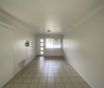 Fully Renovated Unit in Prime Location – Affordable & Convenient Li... - Photo 5