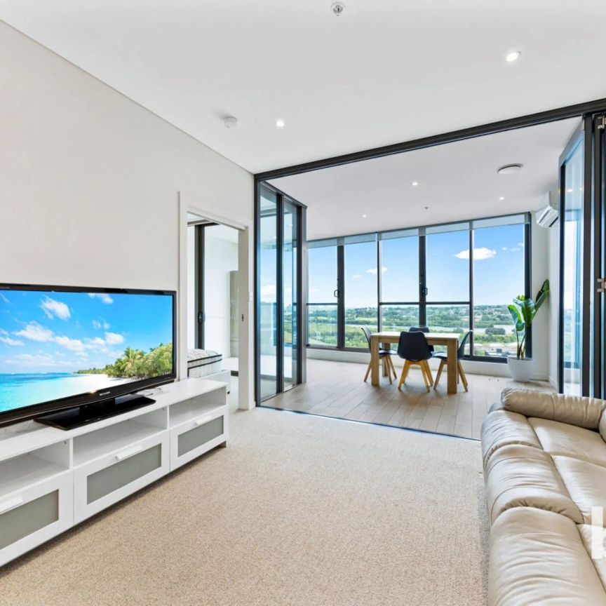 Elevated Waterview & Cityscape Panorama | Massive Internal & Floorboarded Sunroom - Photo 1