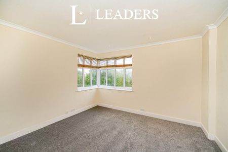 3 bedroom flat to rent - Photo 3