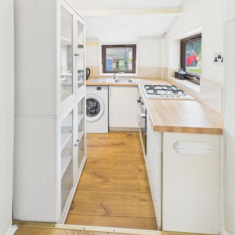 2 bedroom terraced house to rent - Photo 1