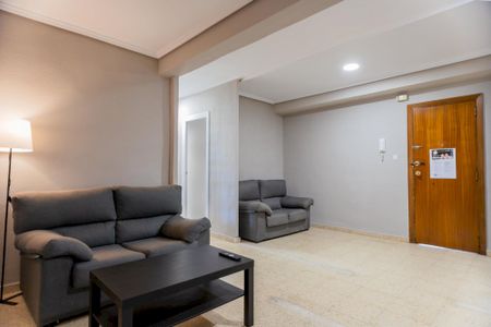 Beautiful&nbsp;room&nbsp;with&nbsp;a balcony in Valencia - Photo 5