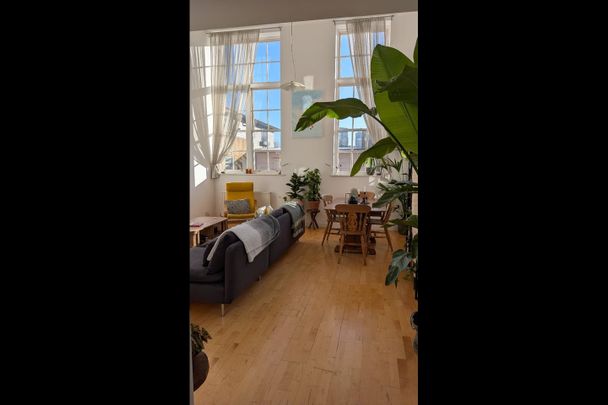 Studio Flat, Old School Square, E14 - Photo 1