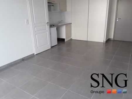 T2 AVEC TERRASSE ET PARKING - Photo 2