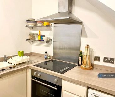 Studio to rent - Photo 2