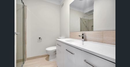 Splendidly renovated and irresistibly convenient - Photo 2