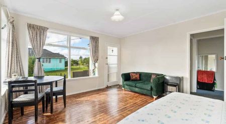 Rent includes water - Photo 5