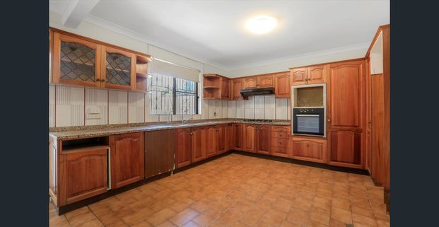 Prime Location - Photo 1