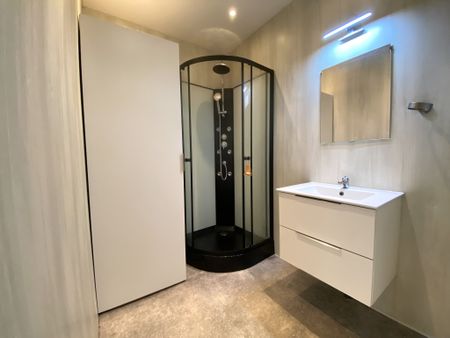 Location Appartement 2 pièces 51m² MARSEILLE 13ème - Photo 5