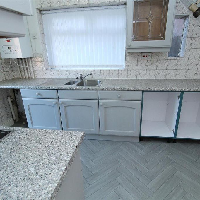 3 bedroom end of terrace house to rent - Photo 1