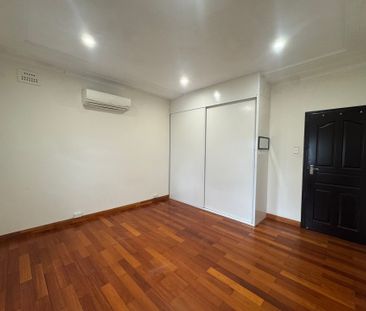 Large 3 bedroom house for lease now! - Photo 4