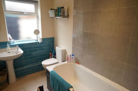 2 bedroom terraced house to rent - Photo 5