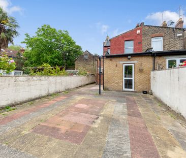 🌺 5 MINS TO TURNPIKE LANE - ALL BILLS & CLEANER 🌺 Room 1 - Photo 6