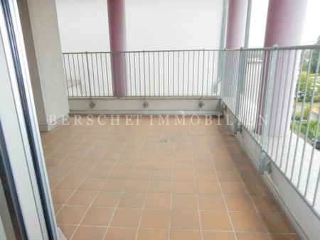 Schönes Single-Penthouse mit 2 Balkonen in Obertshausen/Hausen - Photo 5