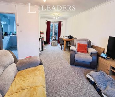 3 bedroom semi-detached house to rent - Photo 1