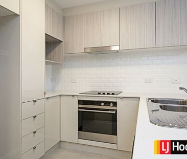 Stylish Greenway Apartment with Balcony and Study Nook - Photo 6