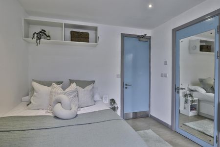 1 bedroom in a flat share to rent - Photo 3