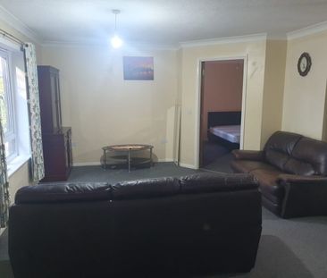 2 Bed Flat, Brook Court, NG7 - Photo 4