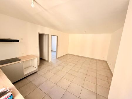 Location Appartement 3 pièces 55m² BEDARIEUX 34600 - Photo 4