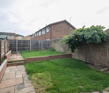 3 bedroom terraced house to rent - Photo 3