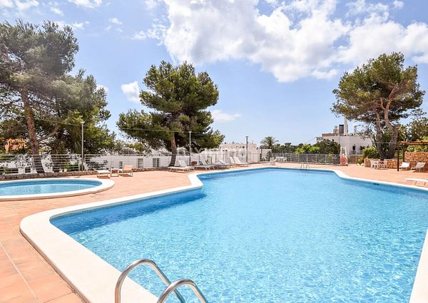 Stunning 4-Bedroom Mediterranean Flat with Sea Views in Marina Botafoc, Ibiza