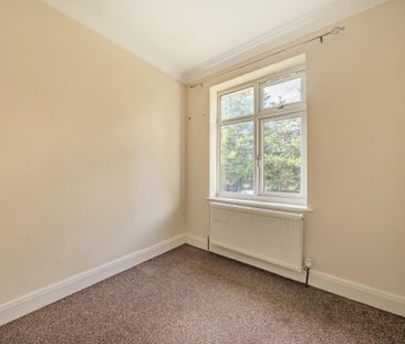 4 bedroom semi-detached house to rent - Photo 6