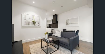 FURNISHED STUDIO AT THE HEART OF ALBERT PARK LAKE - Photo 2