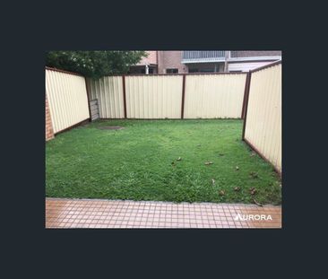 2 BEDROOM TOWNHOUSE IN CONVENIENT LOCATION! - Photo 5