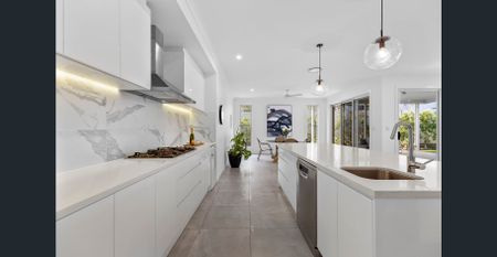 Family Home In Quiet Location! - Photo 5