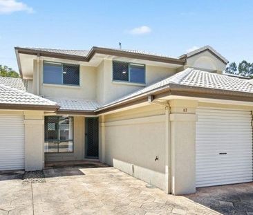 SHORT TERM LEASE AVAILABLE Centrally located in Carrara 3 bed towmh - Photo 6