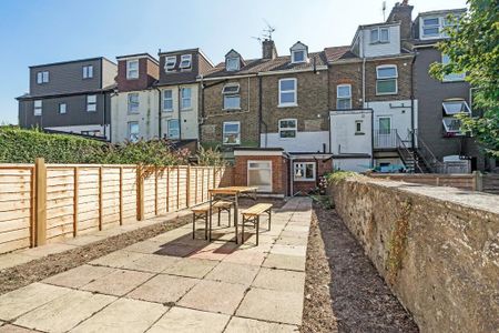 Mixed use to rent - Photo 5