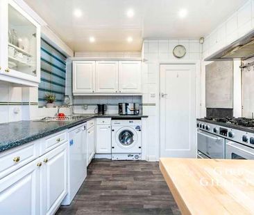 St. Michaels Crescent, Pinner, HA5 - Photo 6