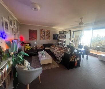 Redfern - Photo 3