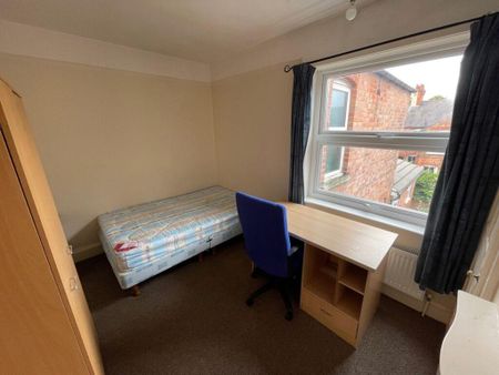 4 bedroom terraced house to rent - Photo 4