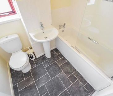 2 bedroom semi-detached house to rent - Photo 6