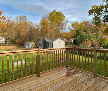 For Lease - 240 Royal Road, Georgina, Ontario - Photo 2