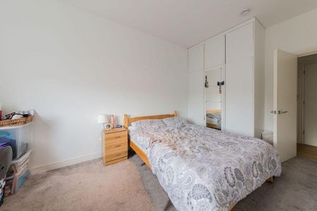 3 bedroom flat to rent - Photo 4