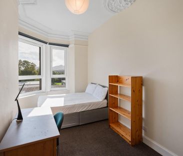 5 bedroom flat to rent - Photo 2
