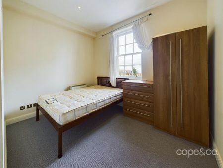 3 bedroom flat to rent - Photo 3