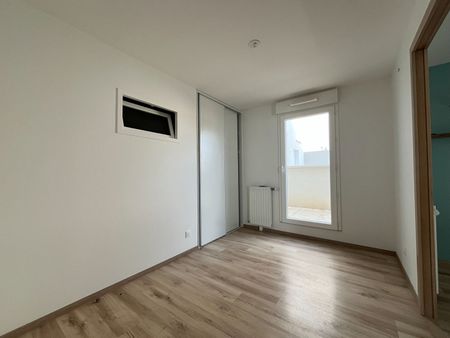Location Appartement 3 pièces 75m² - Photo 4