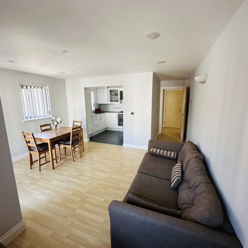 Two-Bedrooms Flat - Photo 1